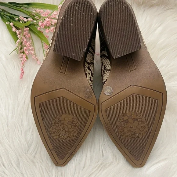 Vince Camuto Gradina Heeled Booties - Picture 6 of 7